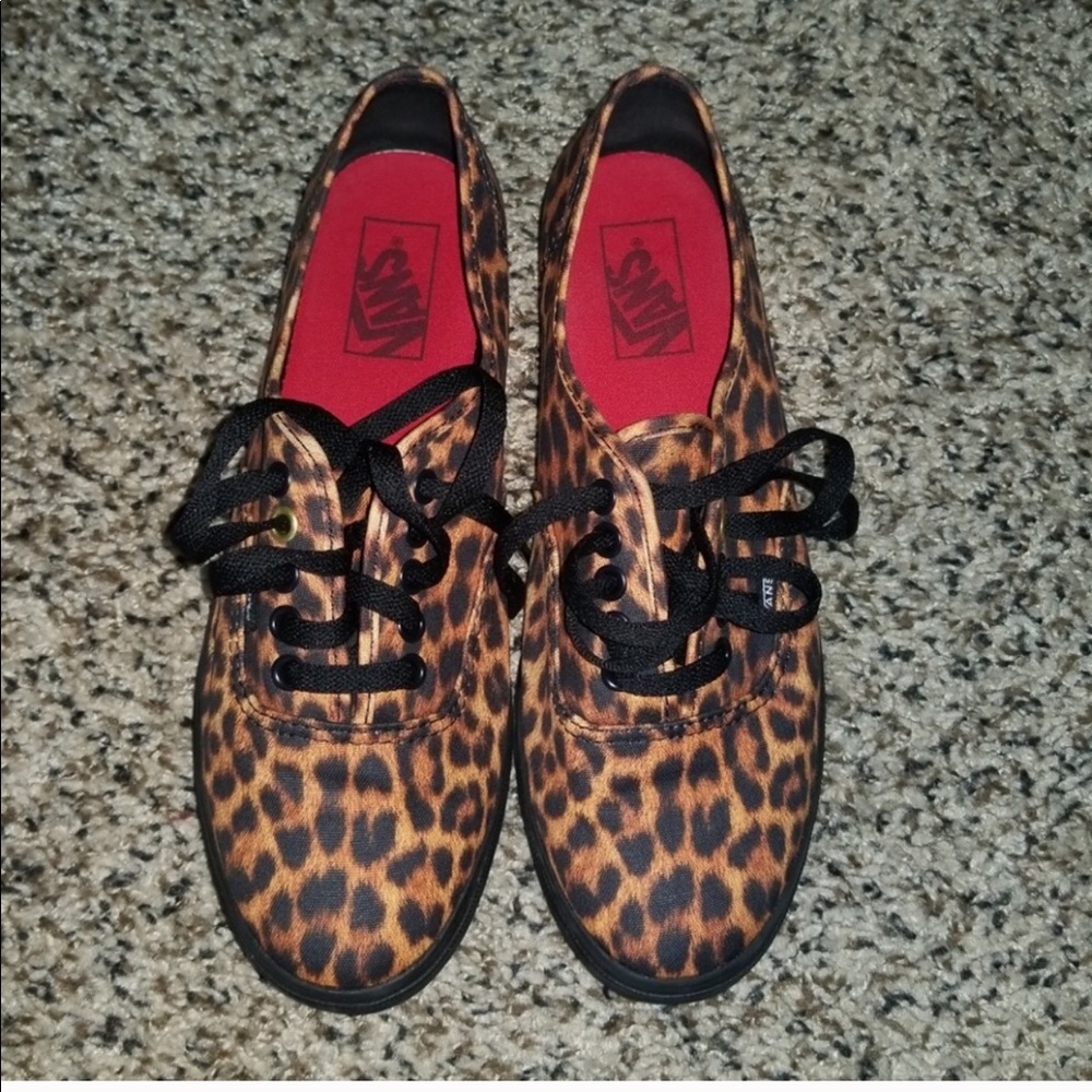 Leopard vans